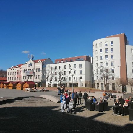 Apartman Viktoria Apartment Tuzla Exterior photo