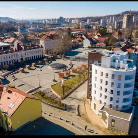 Apartman Viktoria Apartment Tuzla Exterior photo